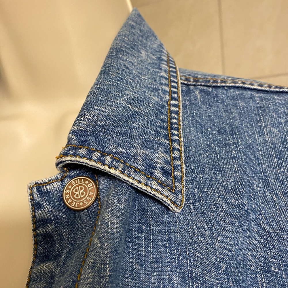 EUC Bill Blass Jeanswear ladies’ jean jacket with pockets, size Petite Small - Picture 2 of 7